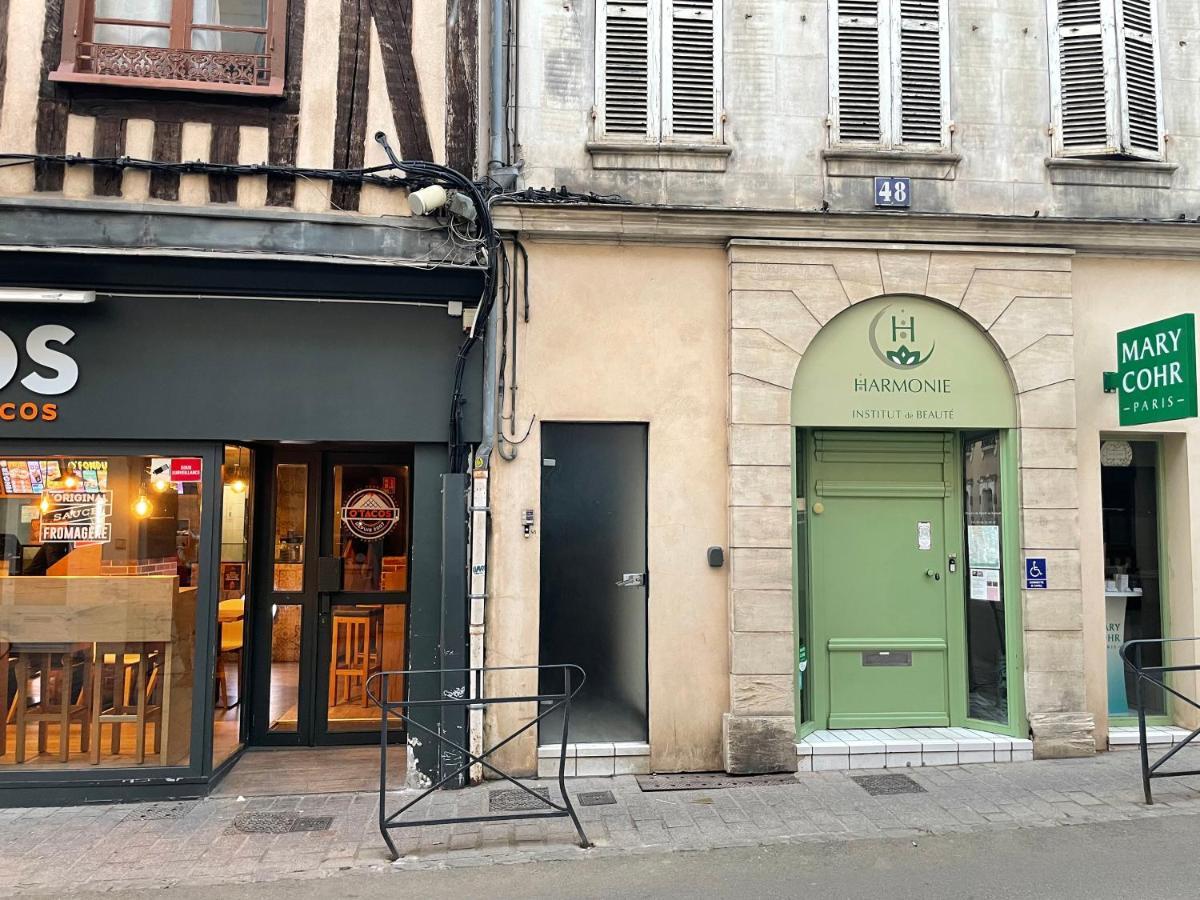 Appartement Complet Hyper Centre Auxerre Exterior photo